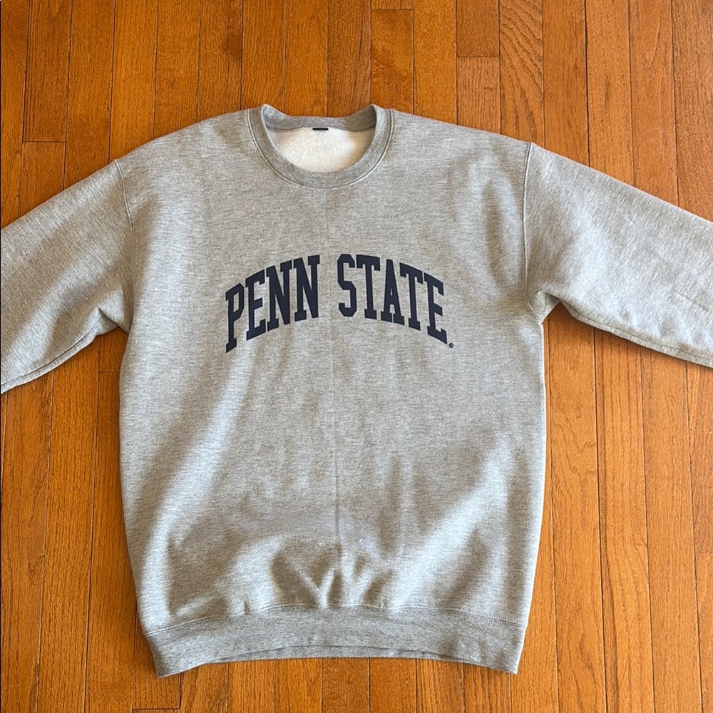 Penn State sweatshirt. Like New. Unisex. See measurements. M / L